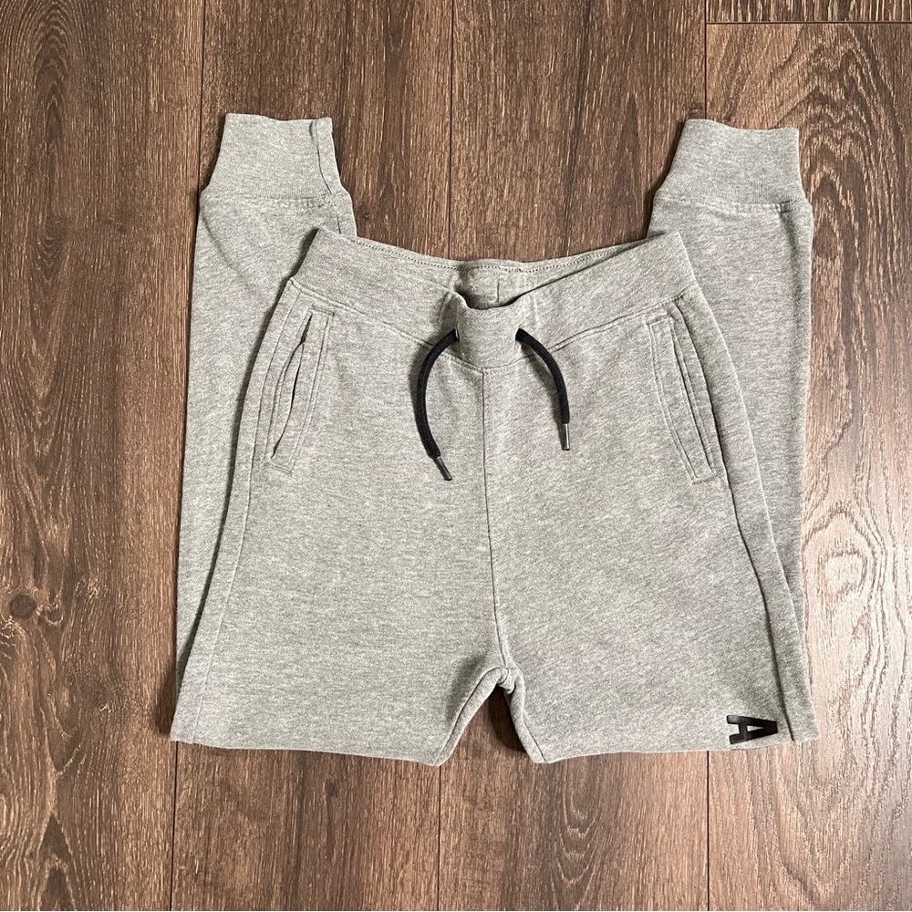 Gray joggers, essential for fall and winter. In great condition